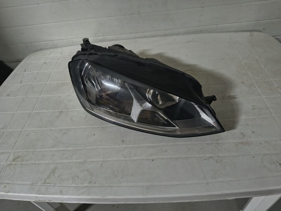 Far dreapta Vw Golf 7 2013 2014 2015 2016 cod 5G1941006E