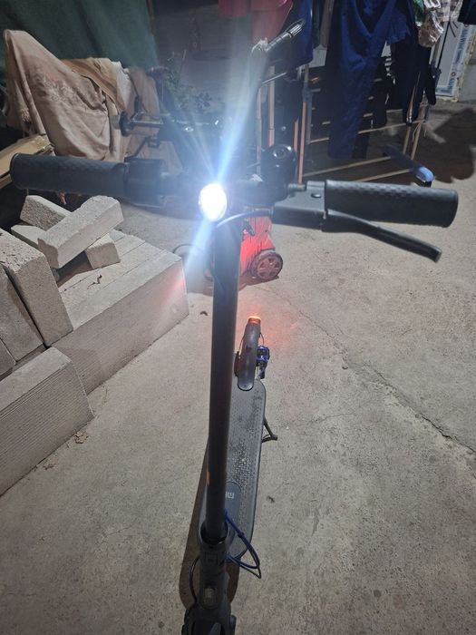 Электросамокат Xiaomi Mi Electric Scooter 3 (Mi 3)