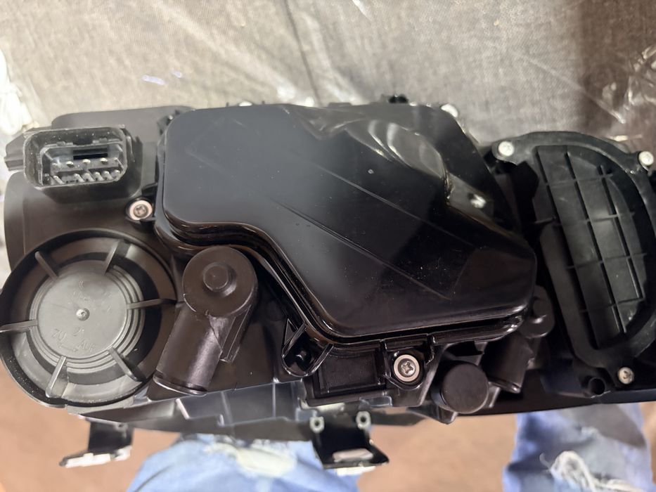 LED тунинг фарове BMW E90/E91 – ляв + десен, нови
