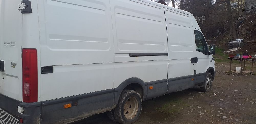 Vând sau Schimb urgent dubă iveco daily