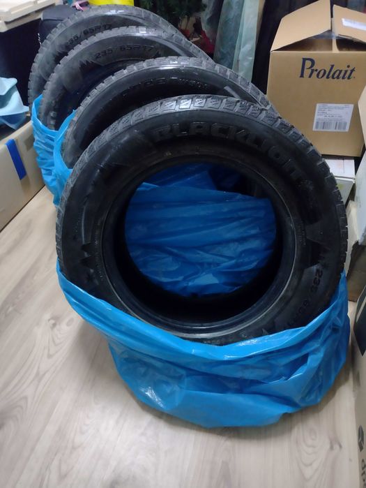 Зимни гуми 235/65R17 BIACKLION