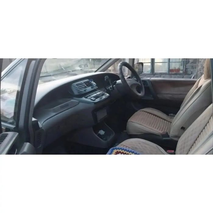 Toyota Estima Lucida