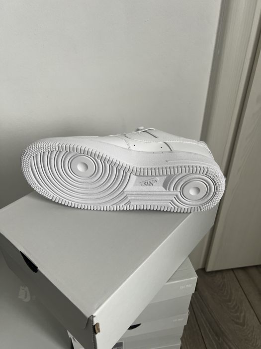Nike Air Force 1 Low / Triple White