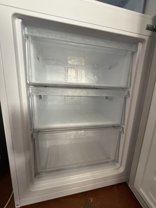 Холодильник Беко 400л/ 201 см No Frost как новый !