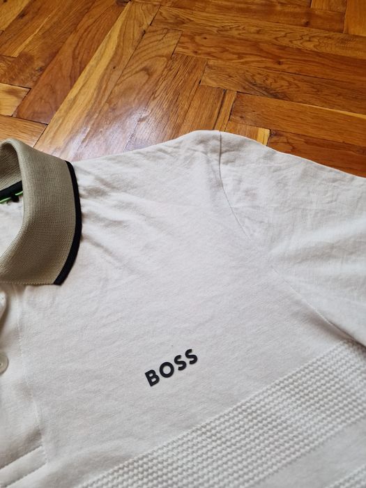 Страхотна мъжка  тениска HUGO BOSS размер L