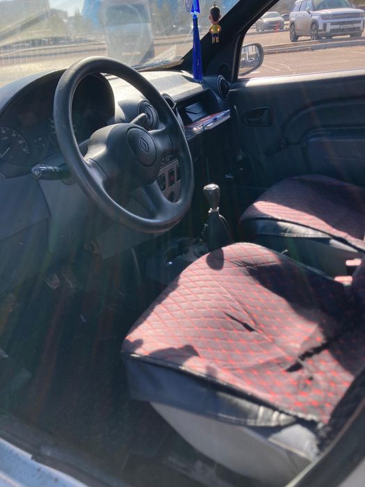 Продам машину Рено Логан