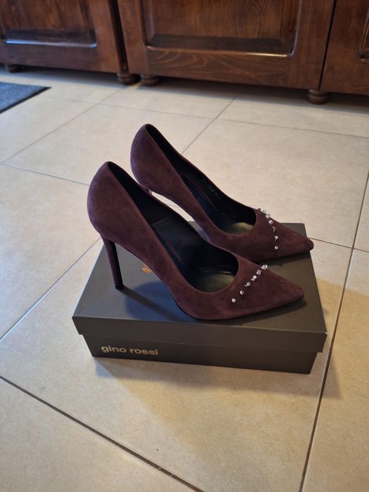 Pantofi GINO ROSSI ,originali din piele intoarsa!