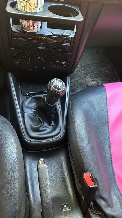 Продавам Volkswagen Golf 4