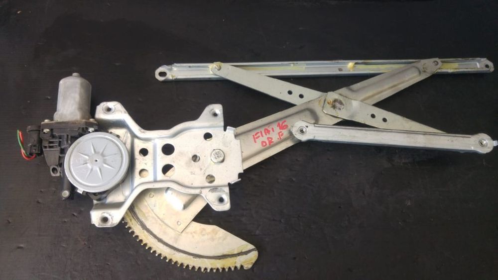 Macara cu motoras usa dreapta fata fiat sedici 16 2006-2014 83560-63j00