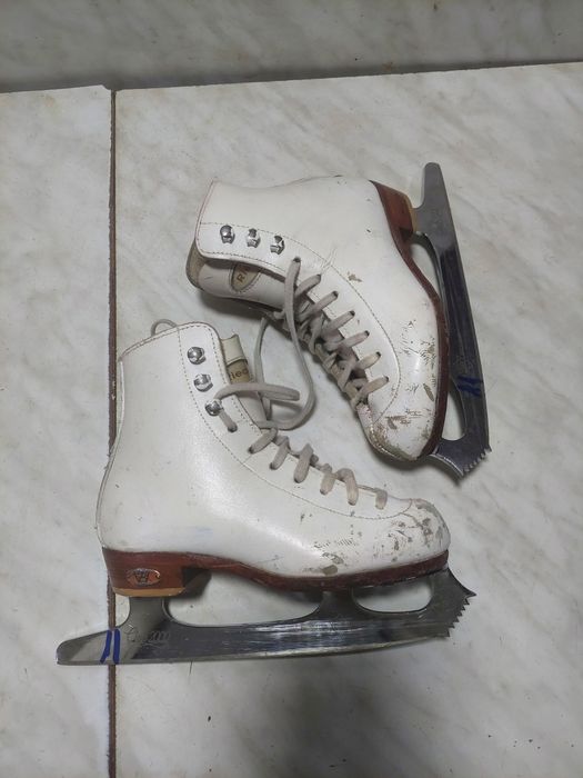 Patine gheata 11 patinaj artistic Riedell  marime 27-28  ( 18 cm)