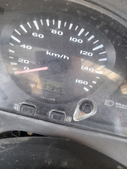 Se vinde maxiscuter Suzuki..