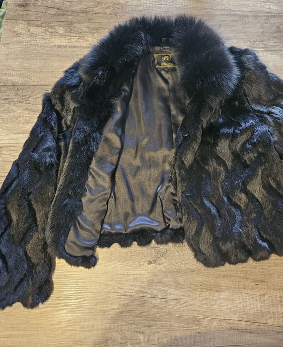 Jacheta  scurta din blana naturala de iepure, neagra 
[5]