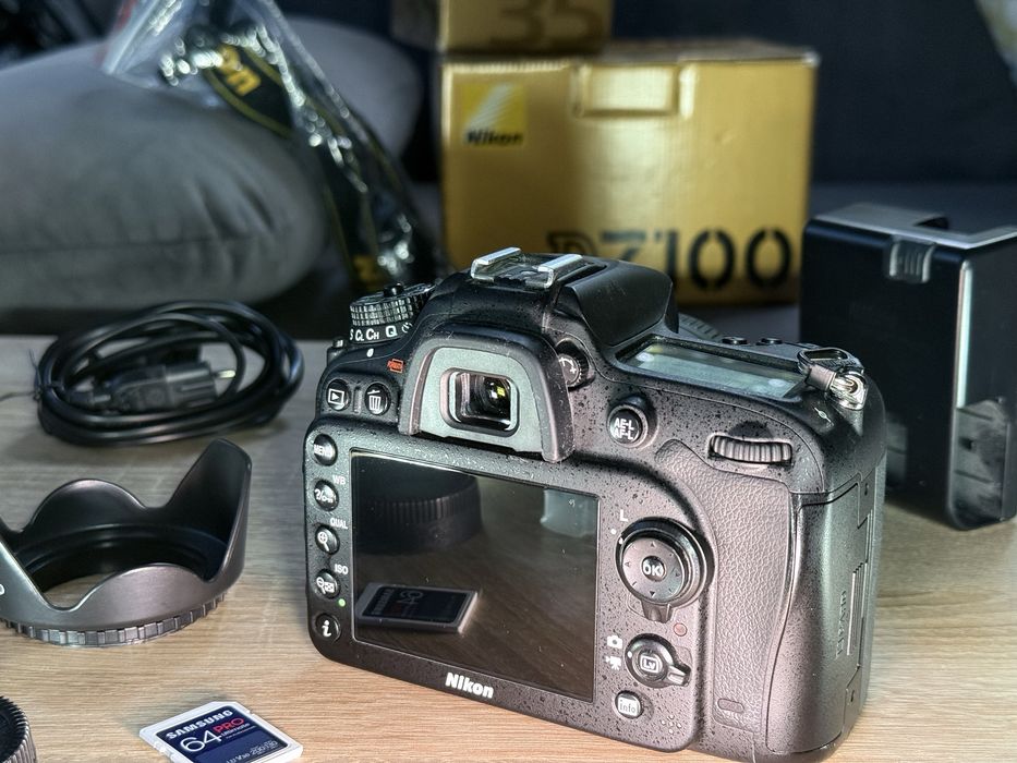 Nikon D7100 + Nikon AF-S DX Nikkor 35mm f/1.8G – комплект