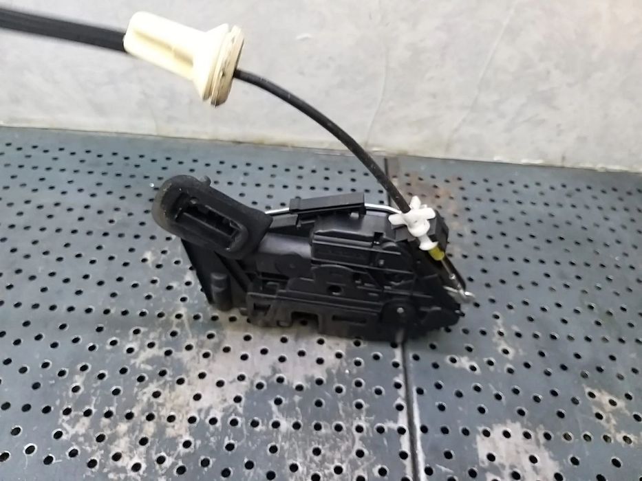 Broasca usa stanga fata vw golf 6 5k 5k2837015