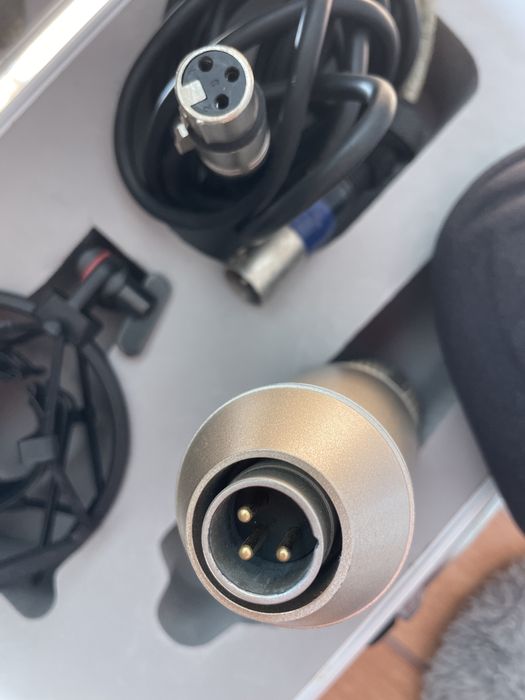 Продам микрофон студийный