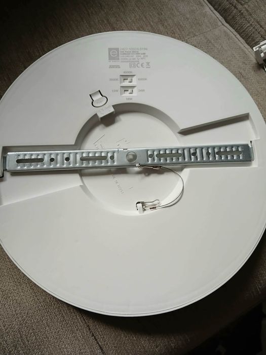 Vand plafoniera led 18 w reglabila noua