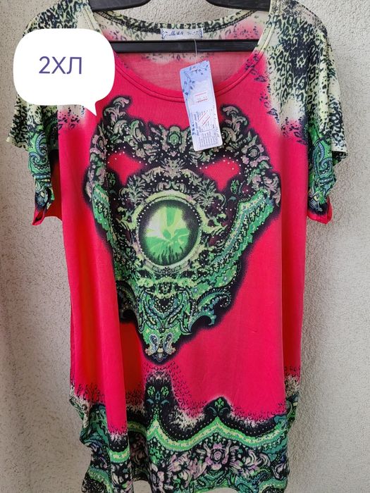 Дамскаи блузи различни размери НОВИ