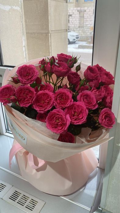 Цветы. Пиовидные розы. Гул. Букет