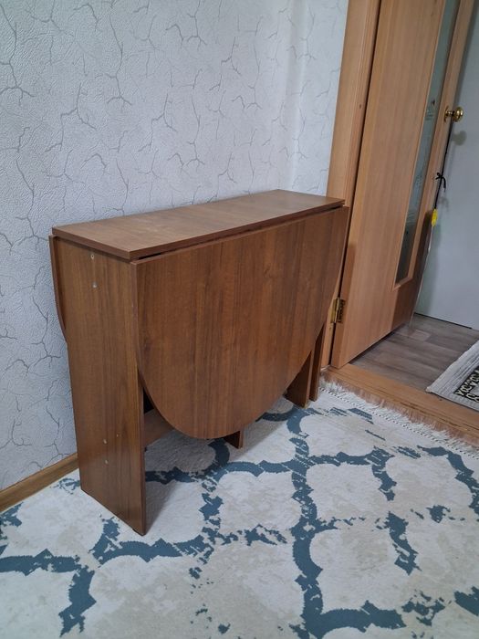 Продам стол дёшево