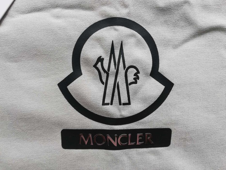 Продам новую футболку Moncleer