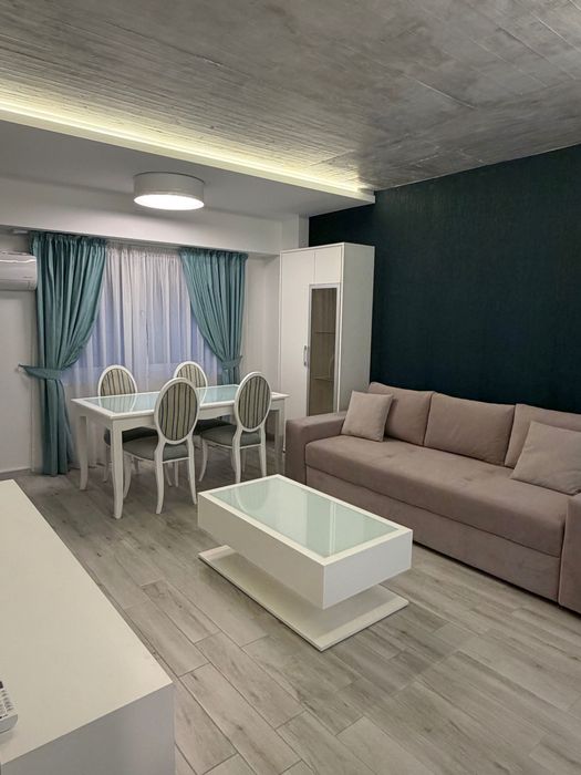 Inchiriez apartament 2 camere Zamca cu loc de parcare si boxa