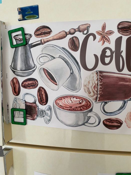 Наклейка на стену