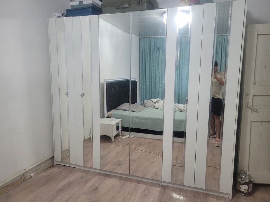 Продаю спальную гарнитуру,