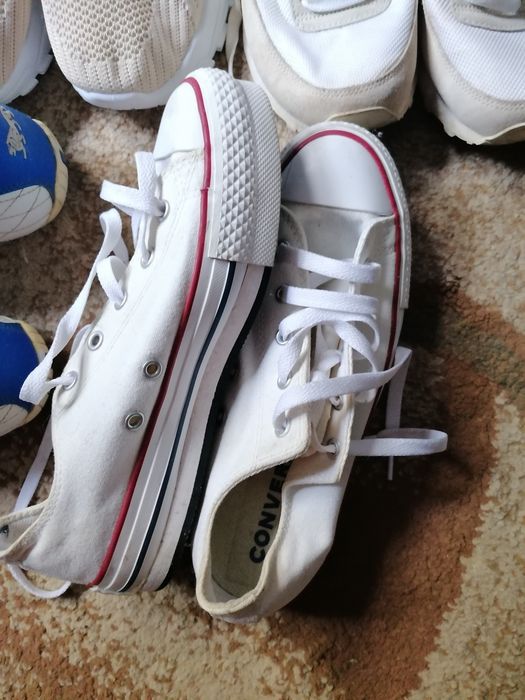 Vînd 6 perechii adidași de fete 300lei