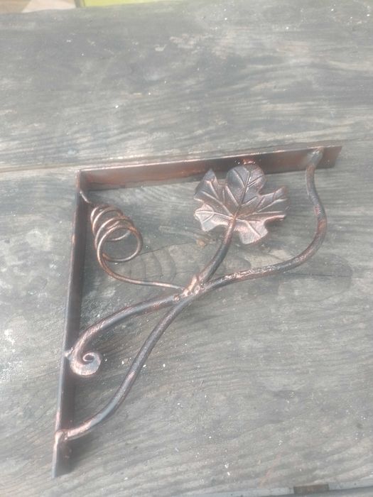 Конзоли рафтодържачи стойки ъгли рафтове мивки фенери от ковано желязо