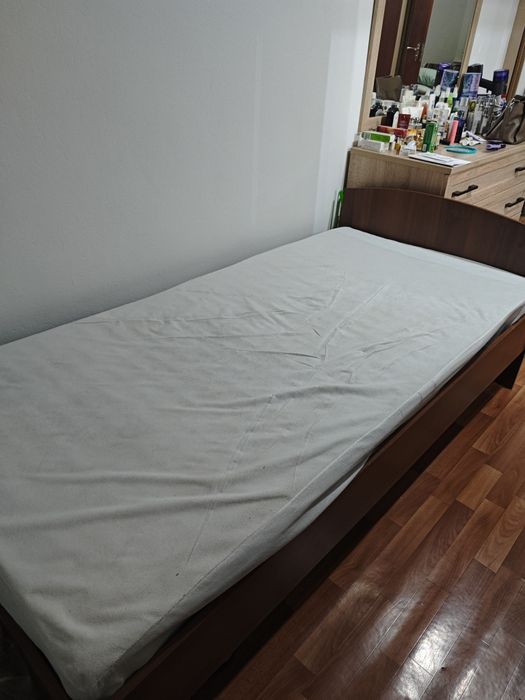 Продам кровать б/у.