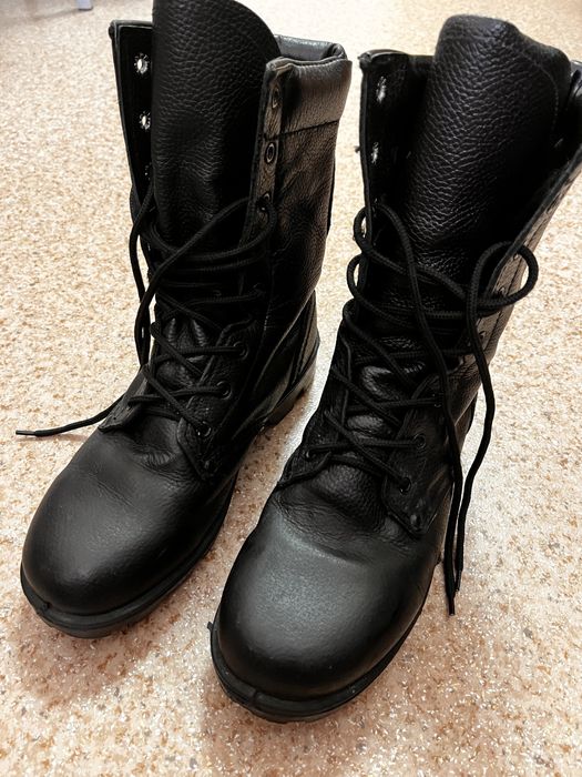 Военная форма с готовыми нашивками, берцы