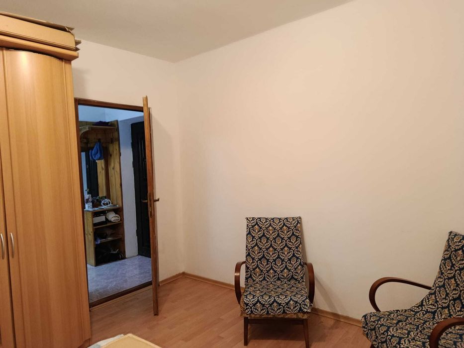 Apartament cu o cameră de vânzare la parter Zona Confectii