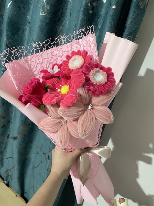 Buchet de flori din sârmă plușată