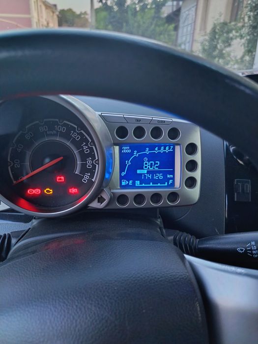 2016 spark sotiladi 5300$