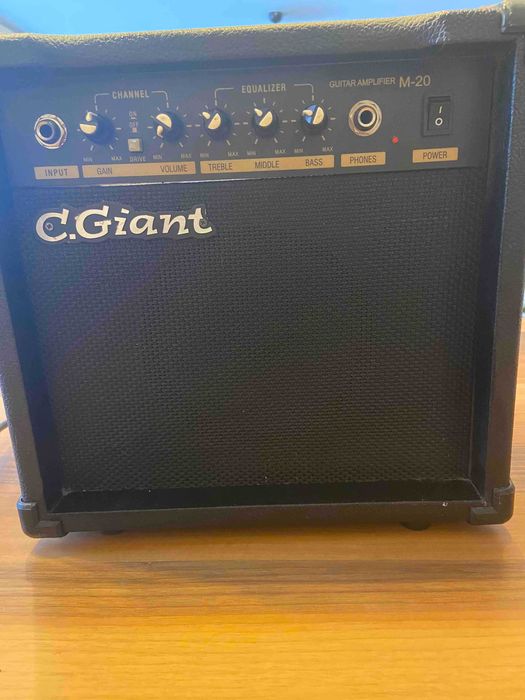 Кубе комбо за електрическа китара C Giant