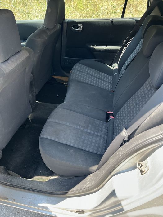 Рено Меган 2 1.6 бензин 2007 година на части