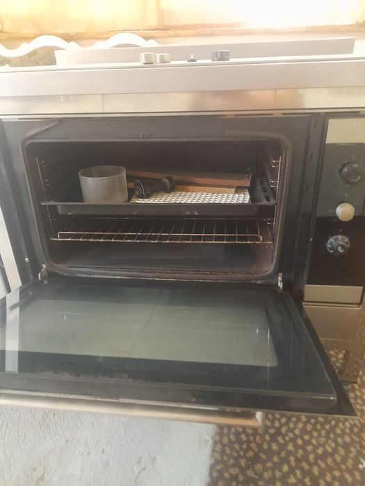 Продам электро духовку