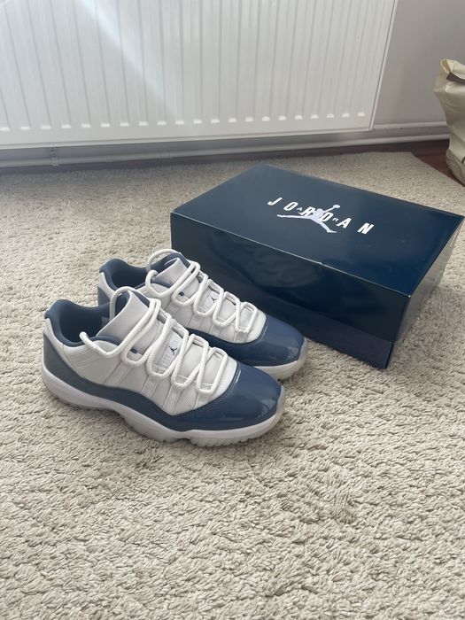 Jordan 11 low diffused blue