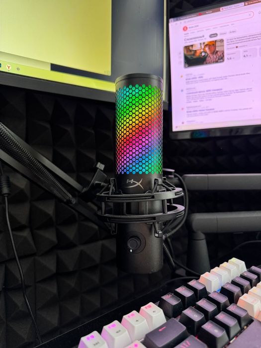 Продам микрофон QUADCAST 2