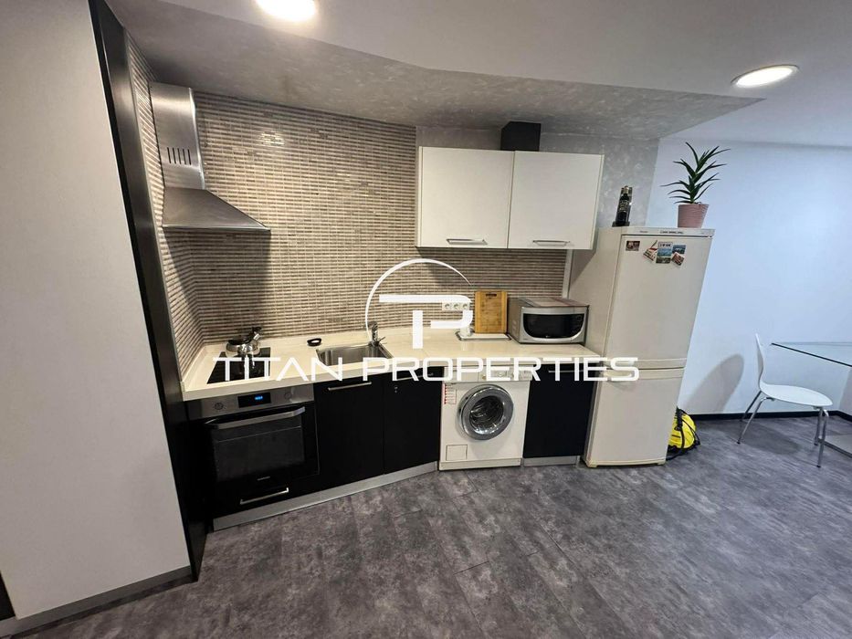 Дава се под наем Двустаен апартамент в Варна, Център - 70 кв.м за 598.23 € - Снимка #2