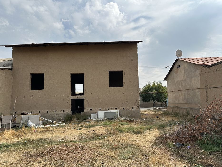 Кибрайда котта йул юзида 7 сотка каробка