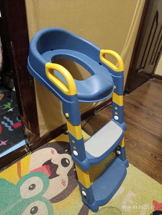 Детский стульчак на унитаз