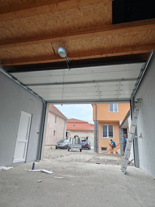 Poarta de garaj/ usa pentru garaj/ usi secționale/ usa industriala/