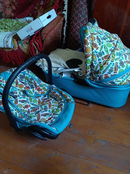 Vând carucior 3 in 1