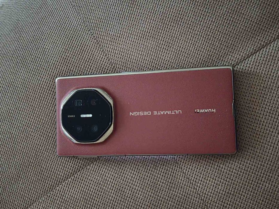 Huawei  XT mate ultimate disine