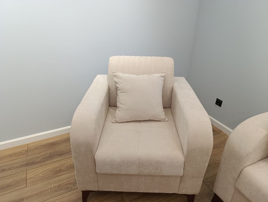 Срочно диван ва 2 та креслоси сотилади, янги,ҳали ишлатилмаган,