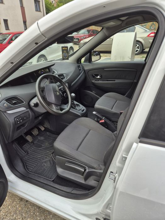Vând Renault Megan Scenic