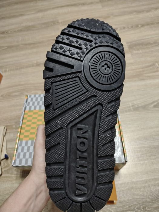 adidași Louis Vuitton