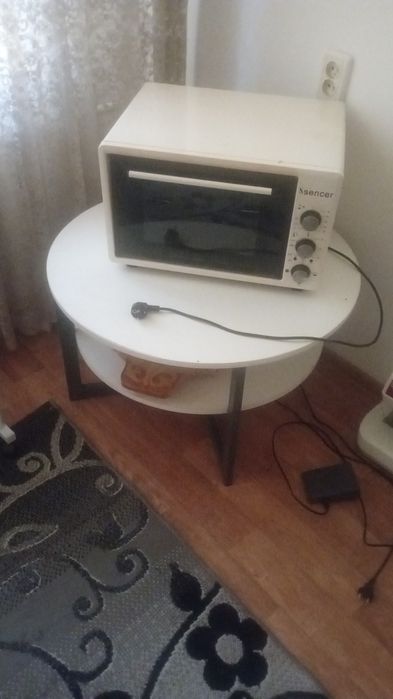 Продам стол Zeta 6000 тенге,