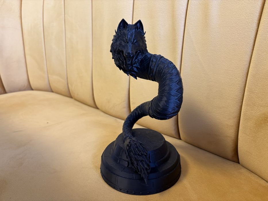 Statueta plastic Lupul Dacic